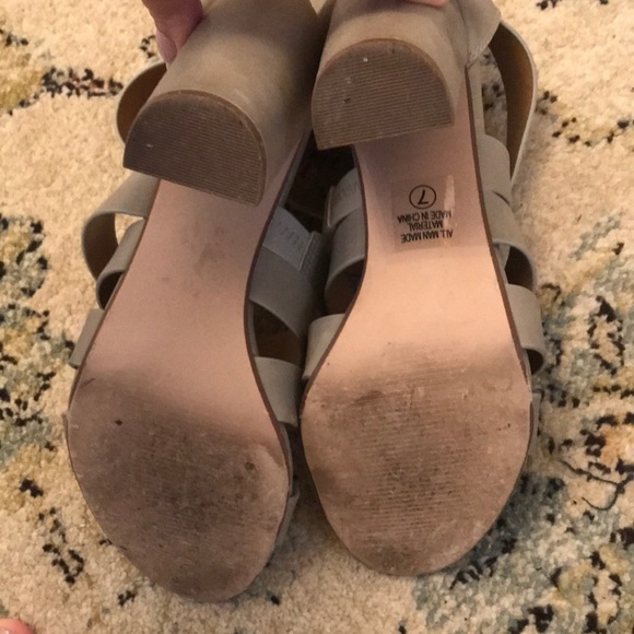 Strappy heels! - Picture 5 of 5